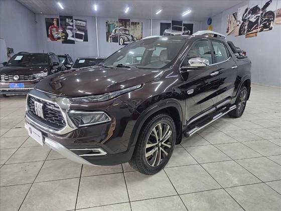 FIAT TORO 2.0 16V TURBO DIESEL RANCH 4WD AT9 FIAT TORO 2.0 16V TURBO DIESEL RANCH 4WD AT9